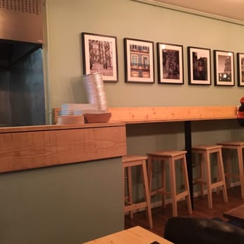Chez Frango - Les jolies photos du Portugal dans la salle - Portuguese Near Me - Bordeaux, 33