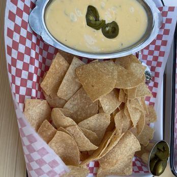 Otto’s Ice House - Cantina Queso - Bars Near Me - San Antonio, Texas