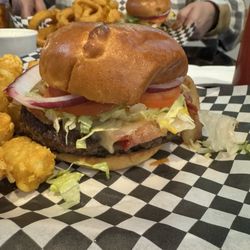 Eagles Nest - Bacon cheeseburger