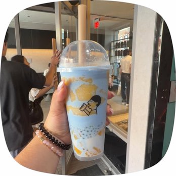 HeyTea - Coconut Mango Blue - Coffee & Tea Near Me - Chicago, Illinois