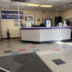 Sam's Auto Repair and Tire - Front desk