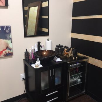 The Whitening Bar - Great spa setting - Cosmetic Dentists Near Me - Suwanee, Georgia The Whitening Bar - Great spa setting - Cosmetic Dentists Near Me - Suwanee, Georgia