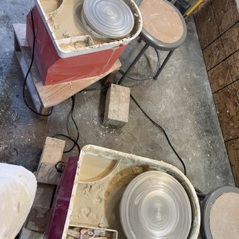 Waveform Ceramics - Wheels - Art Classes Near Me - Oakland, California