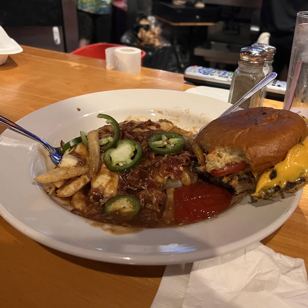 Fitger's Brewhouse Brewery and Grille - Poutine, wild rice cheese burger - Brewpubs Near Me - Duluth, Minnesota Fitger's Brewhouse Brewery and Grille - Poutine, wild rice cheese burger - Brewpubs Near Me - Duluth, Minnesota