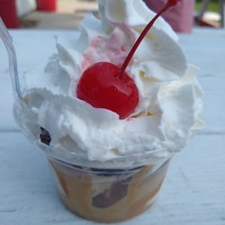 Hayden's Diner & Ice Cream - Hayden's Diner - small peanut butter sundae.