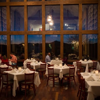 The Inn at Crestwood - Main Dining Room - Hotels Near Me - Boone, North Carolina The Inn at Crestwood - Main Dining Room - Hotels Near Me - Boone, North Carolina