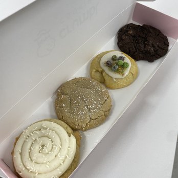 Crumbl - Lake Forest - Nilla Bean Cupcake, Kentucky Butter Cake, Berry Crunch, Peanut Butter Chocolate - Bakeries Near Me - Lake Forest, California Crumbl - Lake Forest - Nilla Bean Cupcake, Kentucky Butter Cake, Berry Crunch, Peanut Butter Chocolate - Bakeries Near Me - Lake Forest, California