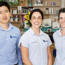 Ivanhoe Veterinary Clinic - Dr. Eric, Dr. Victoria and Dr. Suzanne at the Ivanhoe Vet Clinic