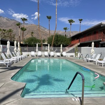 The Skylark - Its 110F outside, and the pool was great to cool off in! - Hotels Near Me - Palm Springs, California The Skylark - Its 110F outside, and the pool was great to cool off in! - Hotels Near Me - Palm Springs, California