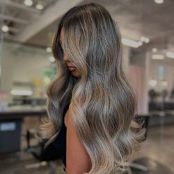 Salon Valenti - Soft contrast and a seamless blend
This balayage refresh from Gary keeps the grow-out low-maintenance and the result, absolutely stunning!