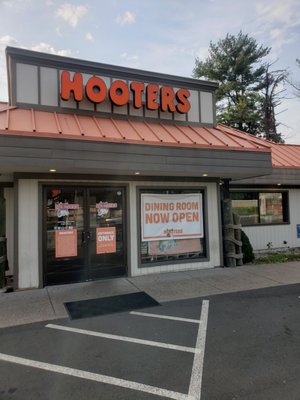 Hooters by null