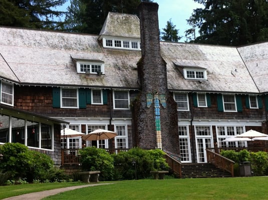Lake Quinault Lodge by null