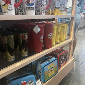 La La Land - Peanuts Crew - Souvenir Shops Near Me - Los Angeles, California La La Land - Peanuts Crew - Souvenir Shops Near Me - Los Angeles, California