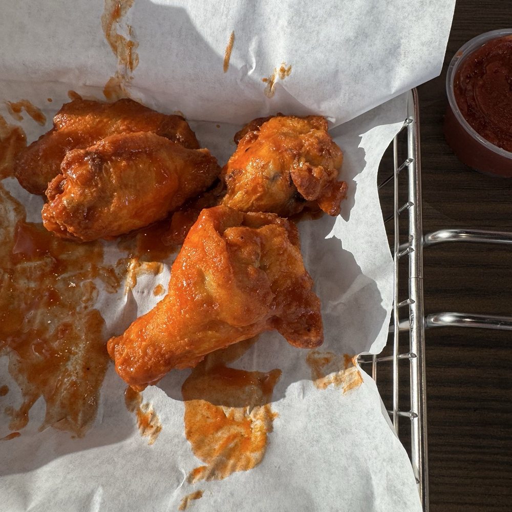 Mountain Mike's Pizza - Buffalo Wings - Chicken Wings Near Me - Pasadena, California