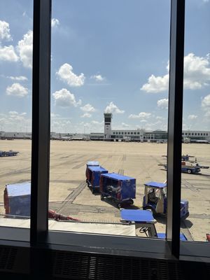 Cincinnati/Northern Kentucky International Airport by null