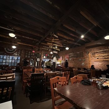 Babe's Chicken Dinner House - Dining room - Chicken Shop Near Me - Roanoke, Texas