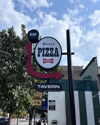 Dicey’s Pizza & Tavern (West Town) by null