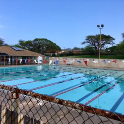 Kahului Community Center - Pool (closed due to staffing shortage, how pathetic) - VN