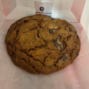 Lulu Green - Organic Chocolate Chunk Cookie - Vegan Near Me - Boston, Massachusetts