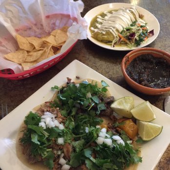 Cascabel - Fresh chips Chicken enchilada with choice of green sauce three taco plate Salsa LOTS of flavor. - Mexican Near Me - Angels Camp, California