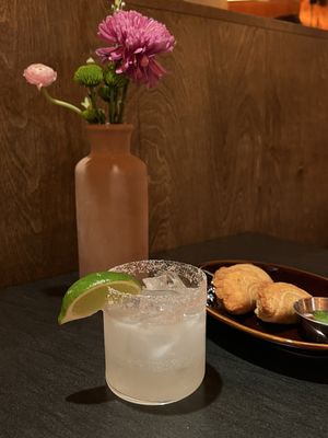 Unglo Thai Restaurant and Bar by null