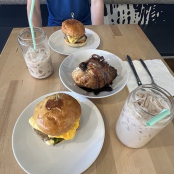 Catface Cafe - Breakfast & Brunch Near Me - Biddeford, Maine