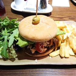 Zest Bar & Grill - Le premier Burger de la carte... Copieux !