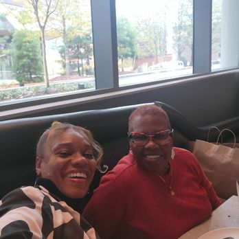Kimpton Shane Hotel - Mom in law and I enjoying our lunch and each other within the 1st floor restaurant, The Hartley. - Hotels Near Me - Atlanta, Georgia