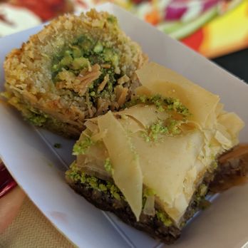 Hefty Gyros - Baklava - Food Trucks Near Me Hefty Gyros - Baklava - Food Trucks Near Me