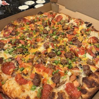 Delish Pizza - Garlic Supreme - Pizza Near Me - Lexington-Fayette, Kentucky Delish Pizza - Garlic Supreme - Pizza Near Me - Lexington-Fayette, Kentucky