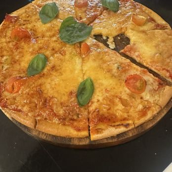 Leonardo's - Margherita Pizza - Italian Near Me - Rotorua, BOP Leonardo's - Margherita Pizza - Italian Near Me - Rotorua, BOP