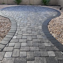 West View Landscape & Curbing - Circle sitting area with slate color pavers K pattern beautiful color and finis