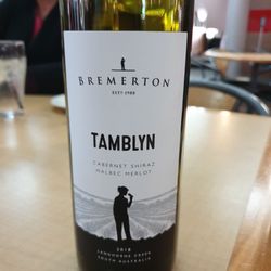 Colonnades Tavern - Delicious wine.... chiken pollo yummo too