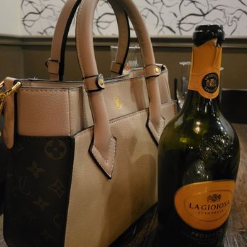 Piacere Mio - Wine Bars Near Me - Chicago, Illinois Piacere Mio - Wine Bars Near Me - Chicago, Illinois