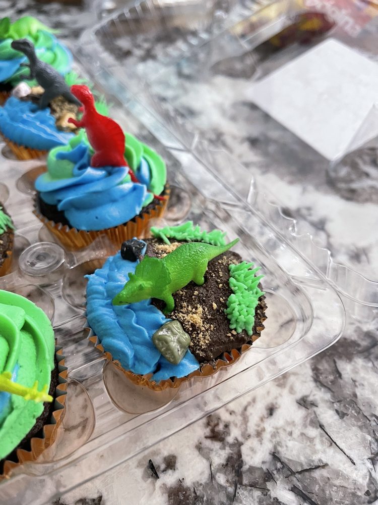 Crystals Cupcakes and Rouleau Logo