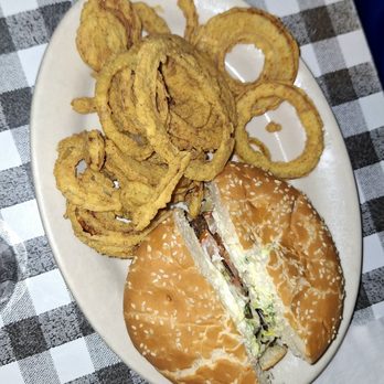 Brew-Bacher's Grill - Thin onion rings and regular hamburger. - American Near Me - Baton Rouge, Louisiana