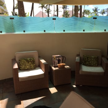 The Spa At Black Rock - Patio seating in waiting area - Skin Care Near Me - Lahaina, Hawaii The Spa At Black Rock - Patio seating in waiting area - Skin Care Near Me - Lahaina, Hawaii