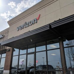 Verizon - Verizon store located on Grand River, East of Wixom Rd in Novi, MI. In front of Target next to Varsity Lincoln.