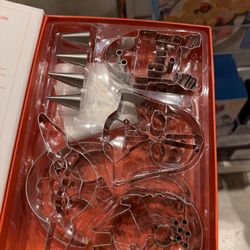 Williams-Sonoma - High quality metal Star Wars cookie cutter you can make pancakes with those!