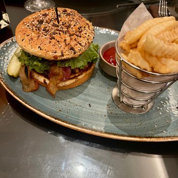 Radiant 166 - Marriot Burger - New American Near Me - Dania Beach, Florida