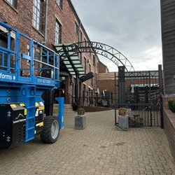 Hotel du Vin & Bistro - You might want to find someplace less prominent to park the big blue cherrypicker.....it kinda detracts from the ambiance of the place