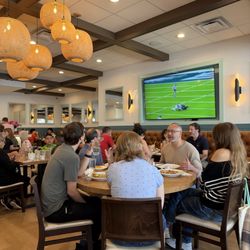 5800 North Cafe - Dining area on a Sunday morning
