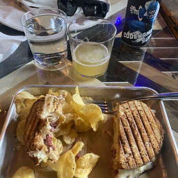 A Bar Above - Yummy food - Bars Near Me - Mt Crested Butte, Colorado A Bar Above - Yummy food - Bars Near Me - Mt Crested Butte, Colorado