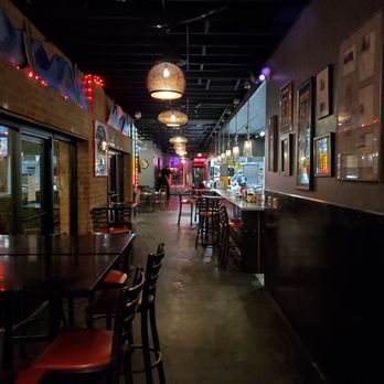 Lindy's on 4th - an empty restaurant - Burgers Near Me - Tucson, Arizona Lindy's on 4th - an empty restaurant - Burgers Near Me - Tucson, Arizona