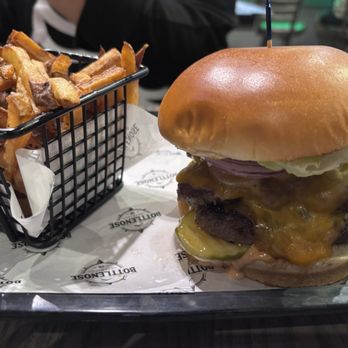 Bottlenose Brewing - Burger and fries - Gastropubs Near Me - Jacksonville, Florida