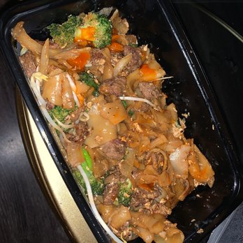Malai Kitchen - Beef tenderloin Pad see ew - Thai Near Me - Dallas, Texas Malai Kitchen - Beef tenderloin Pad see ew - Thai Near Me - Dallas, Texas