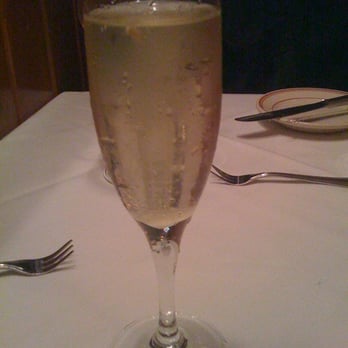 Shaw's Crab House - French 75 - Seafood Near Me - Chicago, Illinois