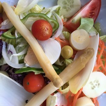 El Pescador - House salad - Mediterranean Near Me - Cadaqués, GI