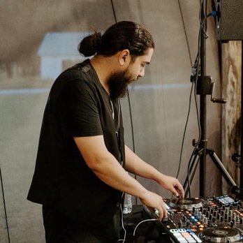 DJ Uneeq - In the office. - DJs Near Me DJ Uneeq - In the office. - DJs Near Me