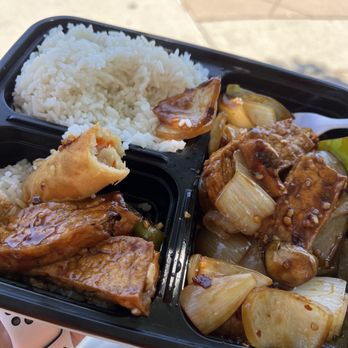 Century Dragon - Lunch Szechuan Hot Garlic Chicken Lunch Special but tofu - Chinese Near Me - Burbank, California